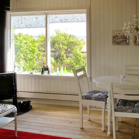 Two-bedroom Holiday In 5